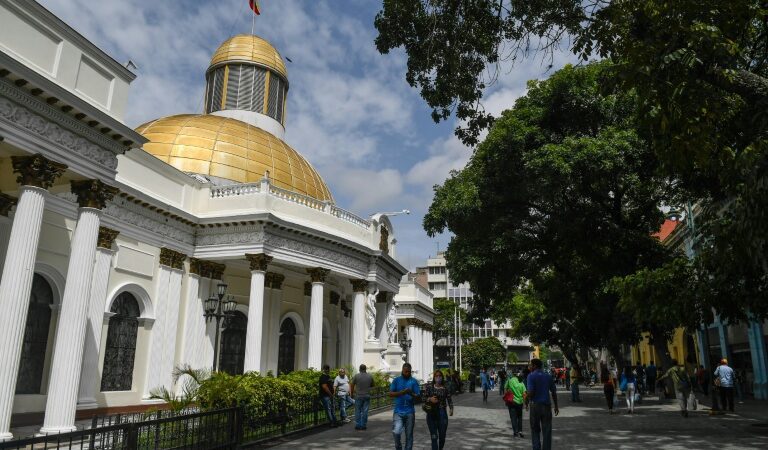 Venezuela endurece confinamento em Caracas por avanço da COVID-19