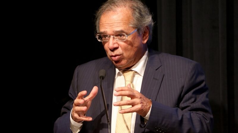 Ministro Paulo Guedes entrega proposta de reforma tributária ao Congresso