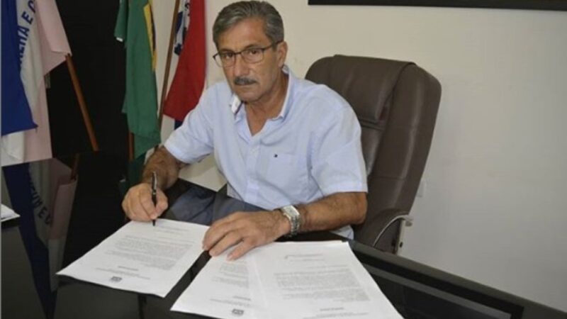 Prefeito de Presidente Kennedy é internado após sofrer queda de pressão