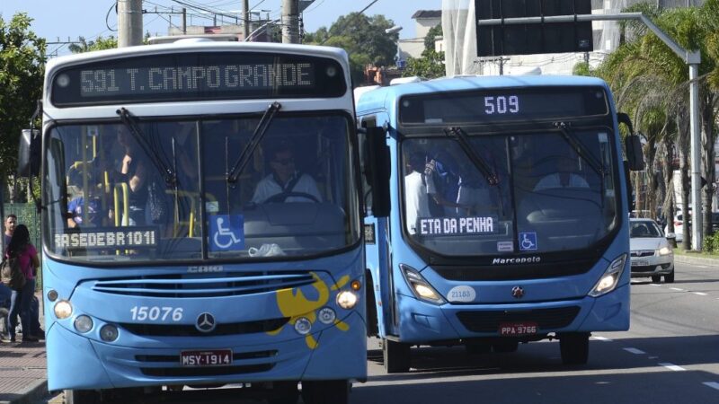 Após mais de 2 horas, cobradores encerram protesto e liberam entrada de terminal