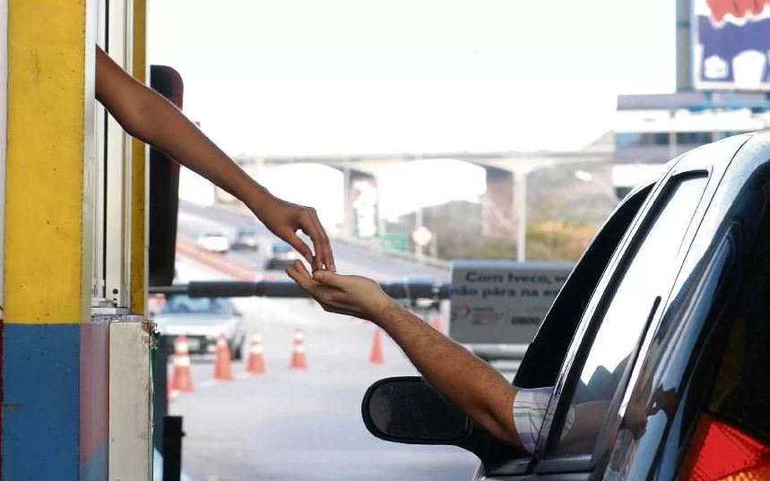 Senado aprova projeto que prevê pedágio sem cancelas