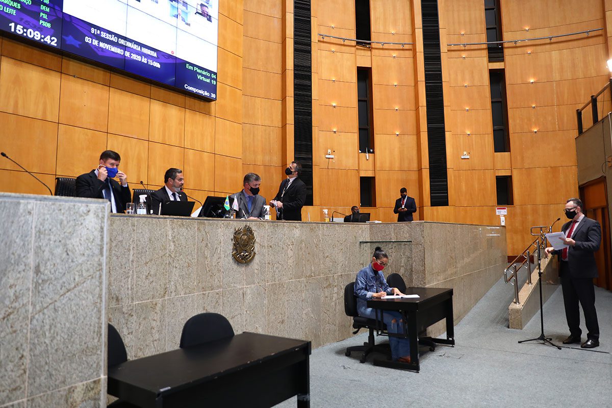 Nova lei: Ales aprova PL que prevê detalhamento de dívidas para consumidores