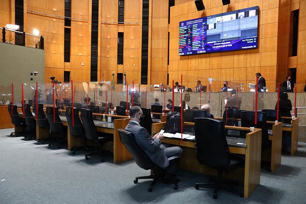 Assembleia aprova emenda que busca reduzir filas nos cartórios e garante atendimento em até 30 minutos