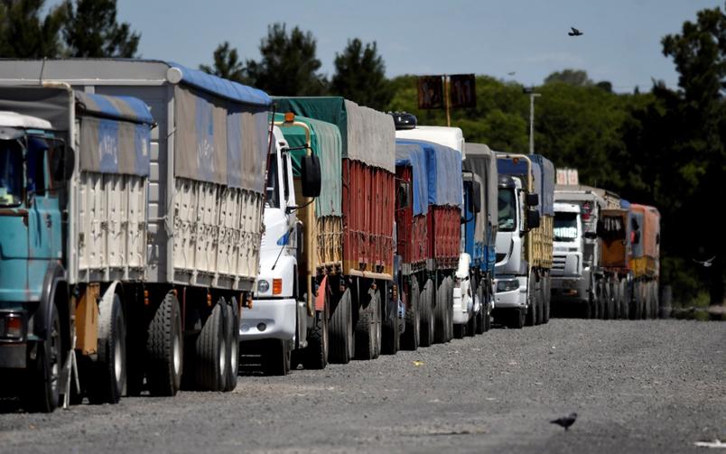 Governo Federal afirma futura negociação com Eco101 sobre a instalação de locais na rodovia para caminhoneiros