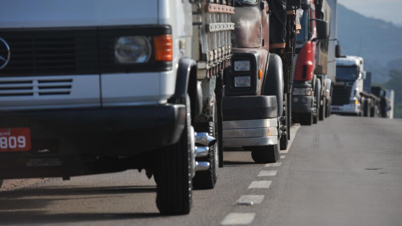 Governo Federal afirma futura negociação com Eco101 sobre a instalação de locais na rodovia para caminhoneiros