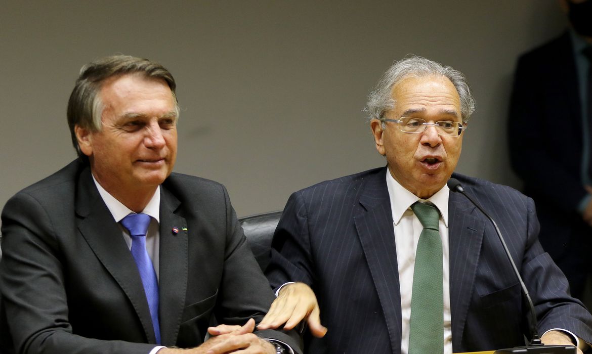 Presidente diz que valor do auxílio foi decidido com responsabilidade