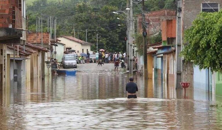 Chuvas: quase R$ 50 milhões serão liberados para reconstrução na BA