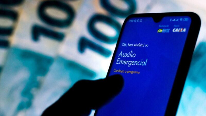 Governo notifica mais de 1 milhão para fazer devolução do Auxílio Emergencial
