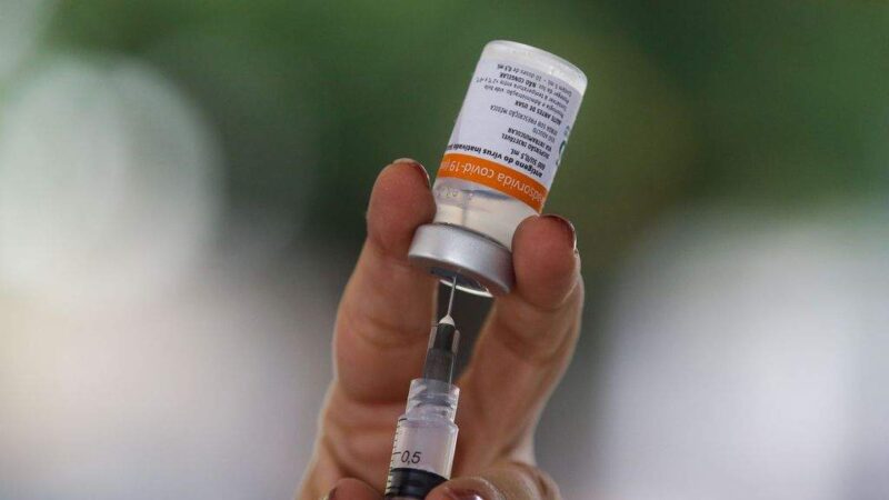 Quase 1,5 mil servidores do ES não comprovam vacinação contra Covid-19 e podem ser punidos