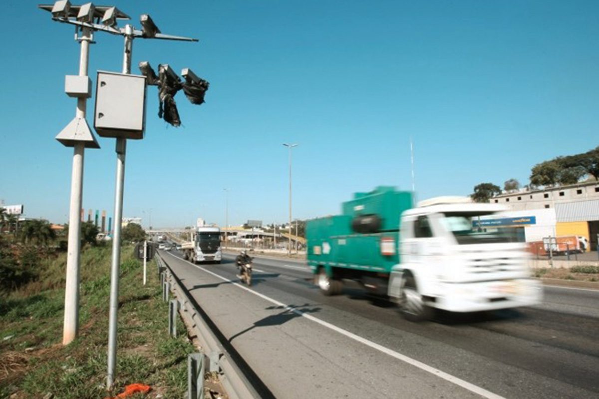 Projeto de Lei cancela multa de radar sem registro luminoso