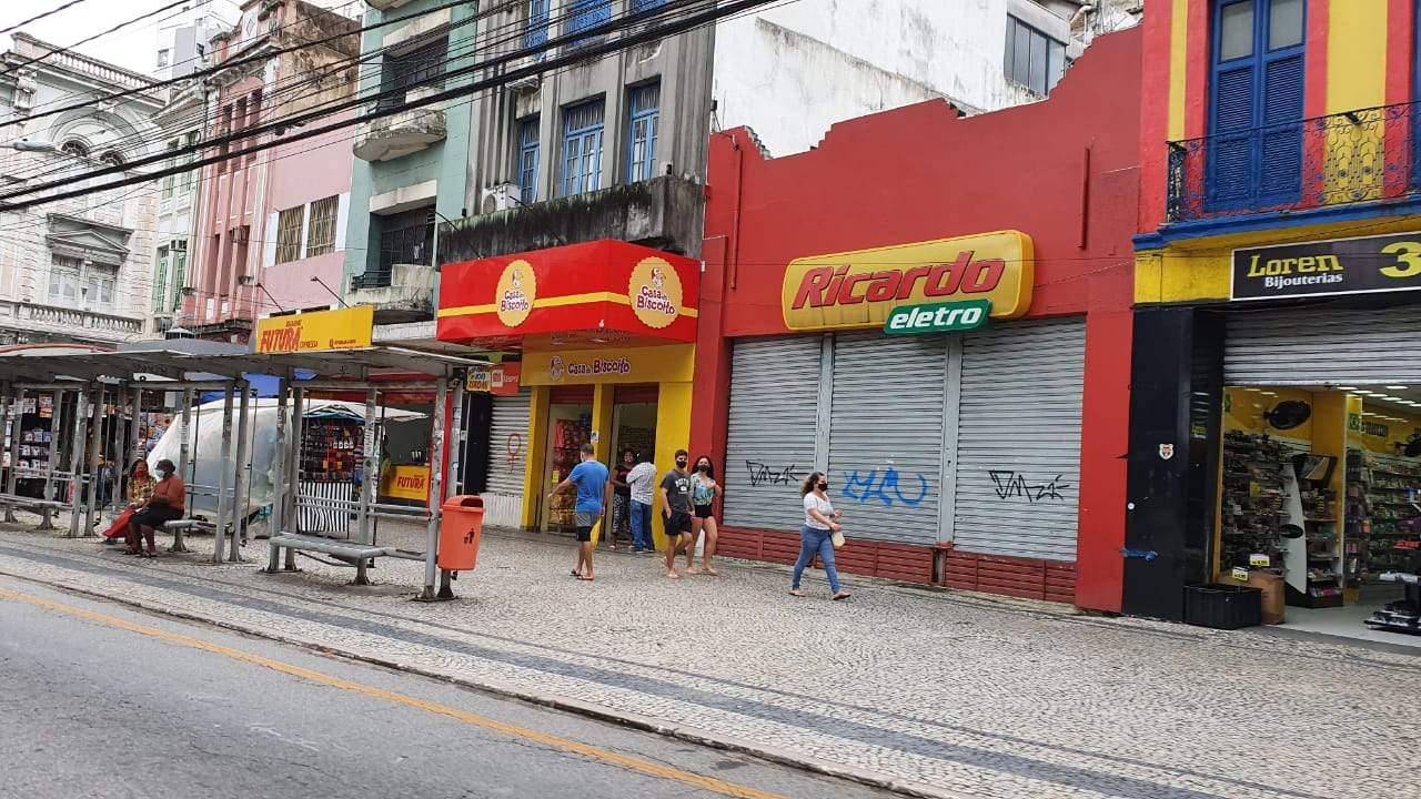 Mesmo com aumento de casos da covid, restrições em comércio e eventos não devem voltar no ES