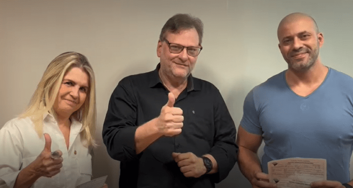 Eleições 2022: Dra. Soraya Manato e Daniel Silveira se filiam ao PTB