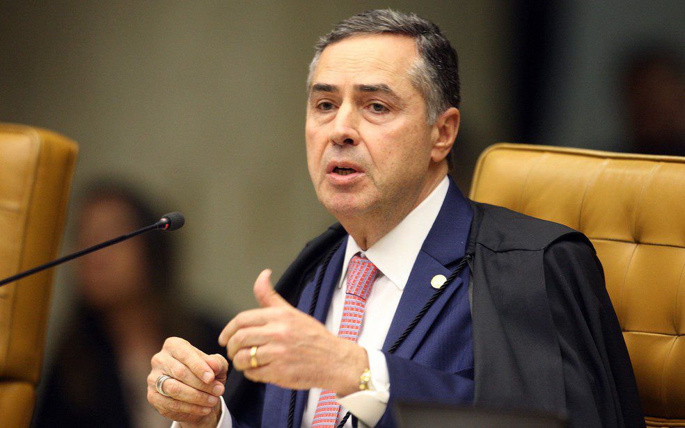 Barroso afirma intenção de ataque ao cenário político com o uso das Forças Armadas