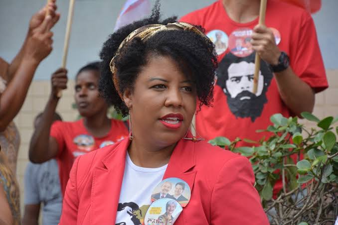 Presidente do PT diz que não há possibilidade de abrir mão da candidatura própria