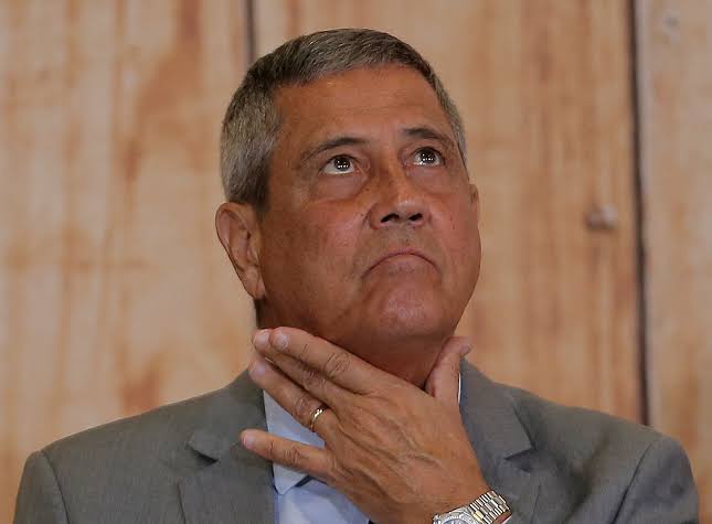 Após exoneração Braga Netto ganha cargo no Planalto