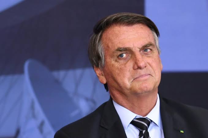 Bolsonaro descarta taxar compra por meio de aplicativos estrangeiros