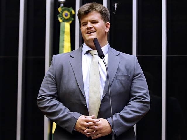 Em estreia de propaganda eleitoral Rigoni diz que Paulo e Renato tiveram muito tempo