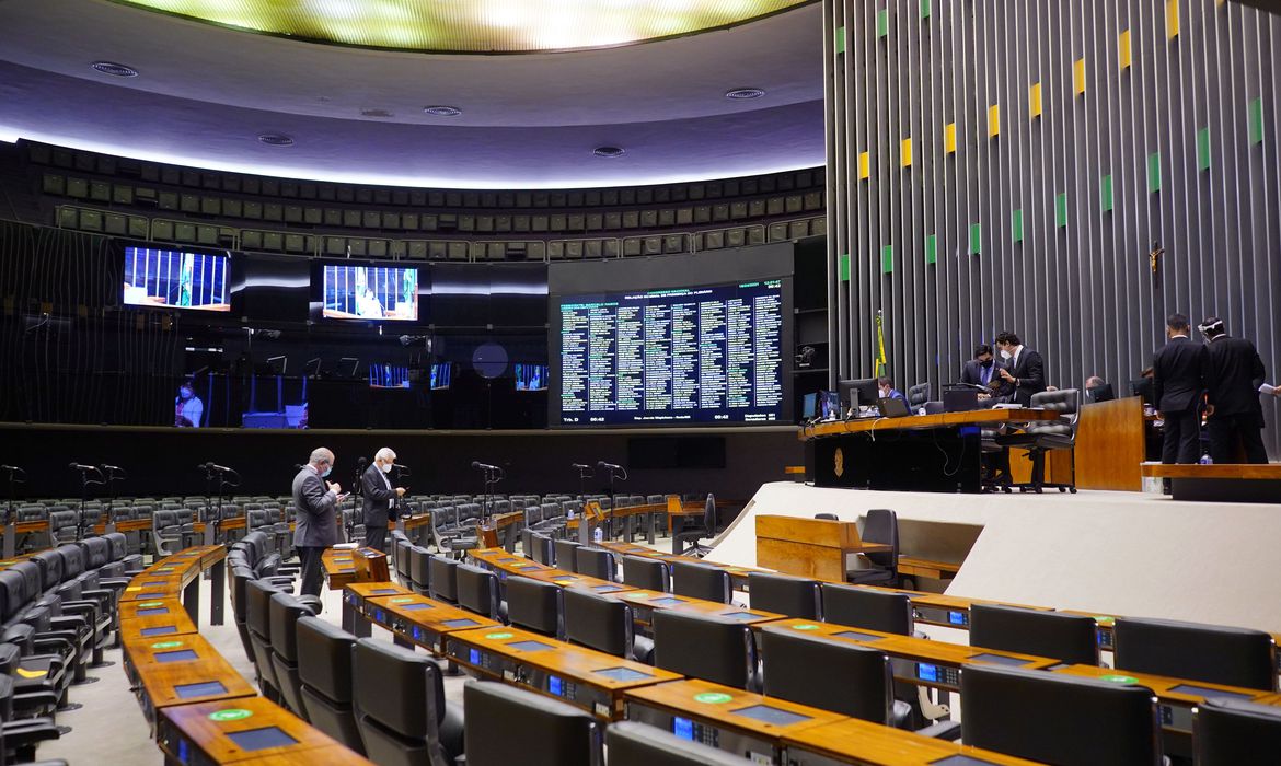 Congresso deixa pauta de votações no forno para continuação após as eleições