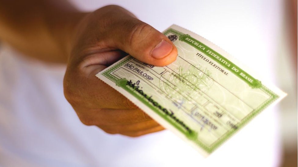 Eleições 2022: quem é e quem não é obrigado a votar