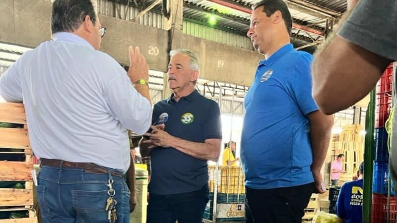 Presença de Guerino e Carmargão balança a manhã dos produtores rurais na Ceasa