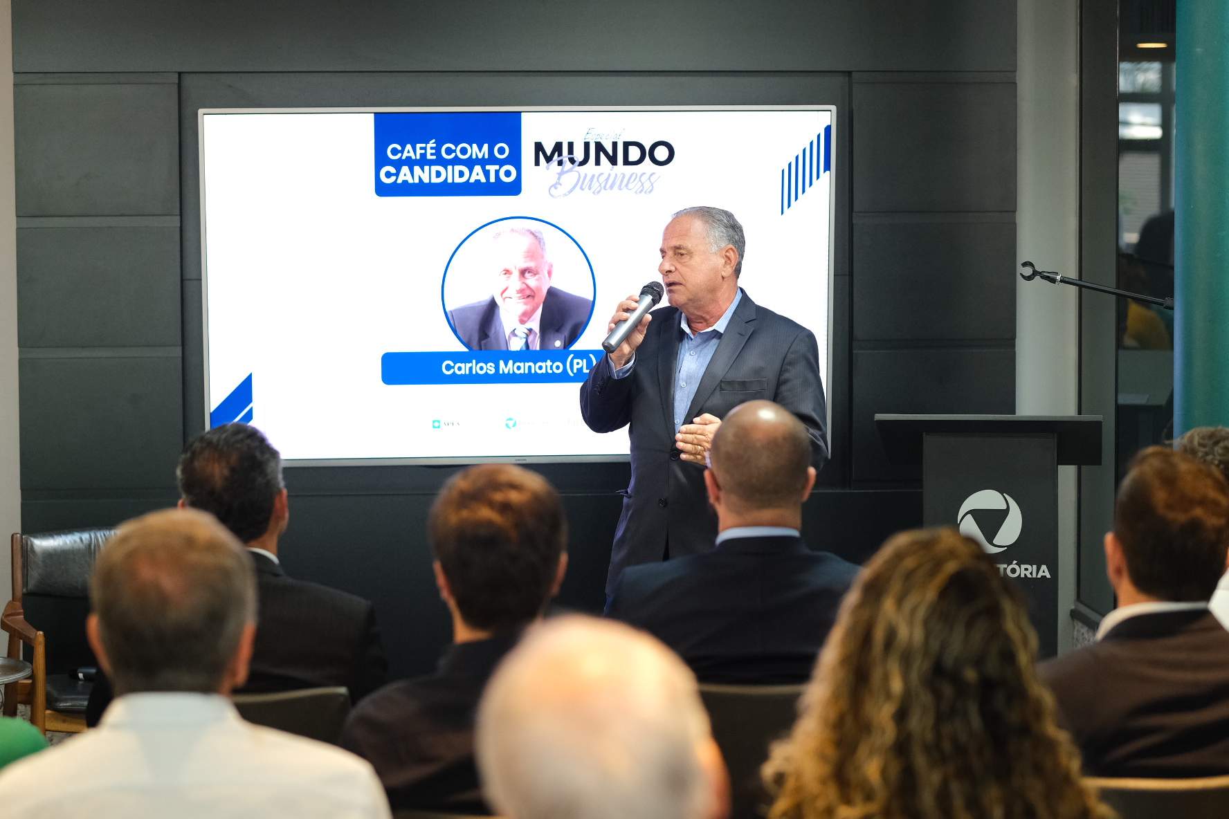 Eleições 2022: Carlos Manato recebe pesquisa de opinião capixaba