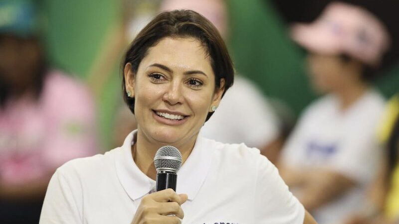 Michelle Bolsonaro chega ao Espírito Santo para evento de campanha