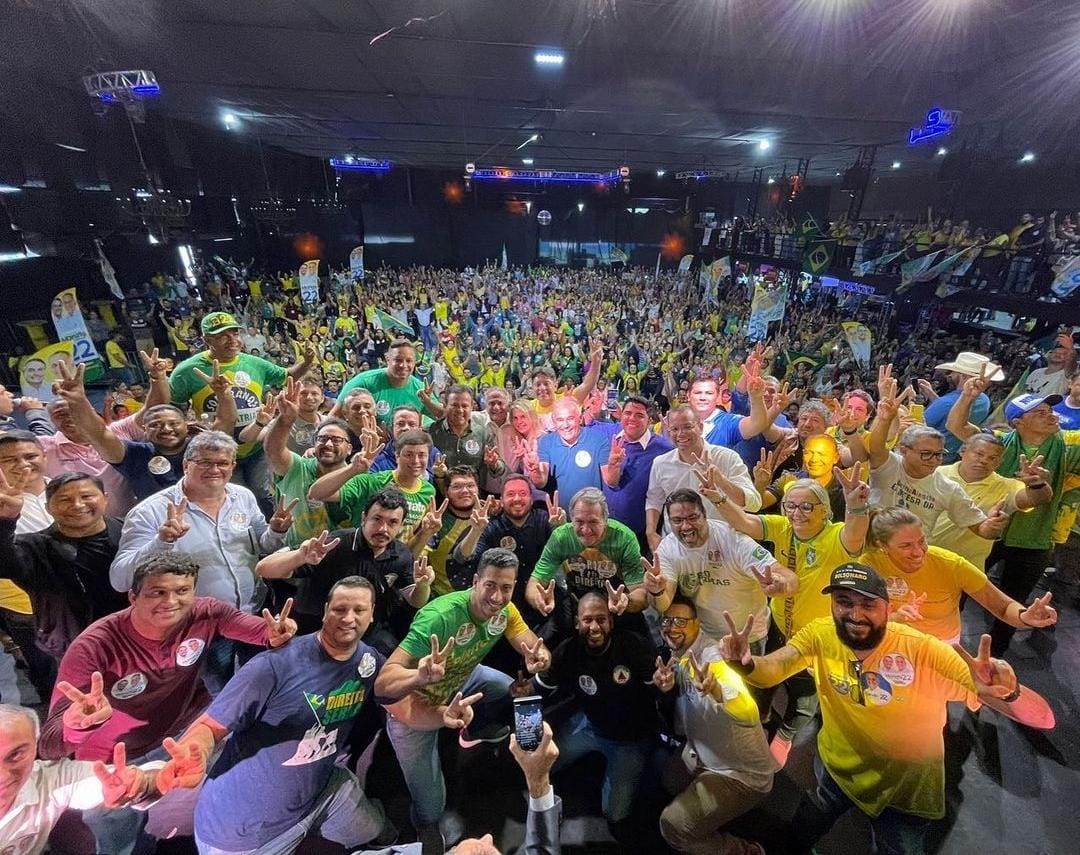 Mais de duas mil pessoas se reúnem em evento para apoiar Manato