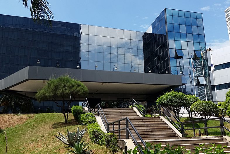 Justiça do Espírito Santo decide afastar juiz para investigar irregularidades