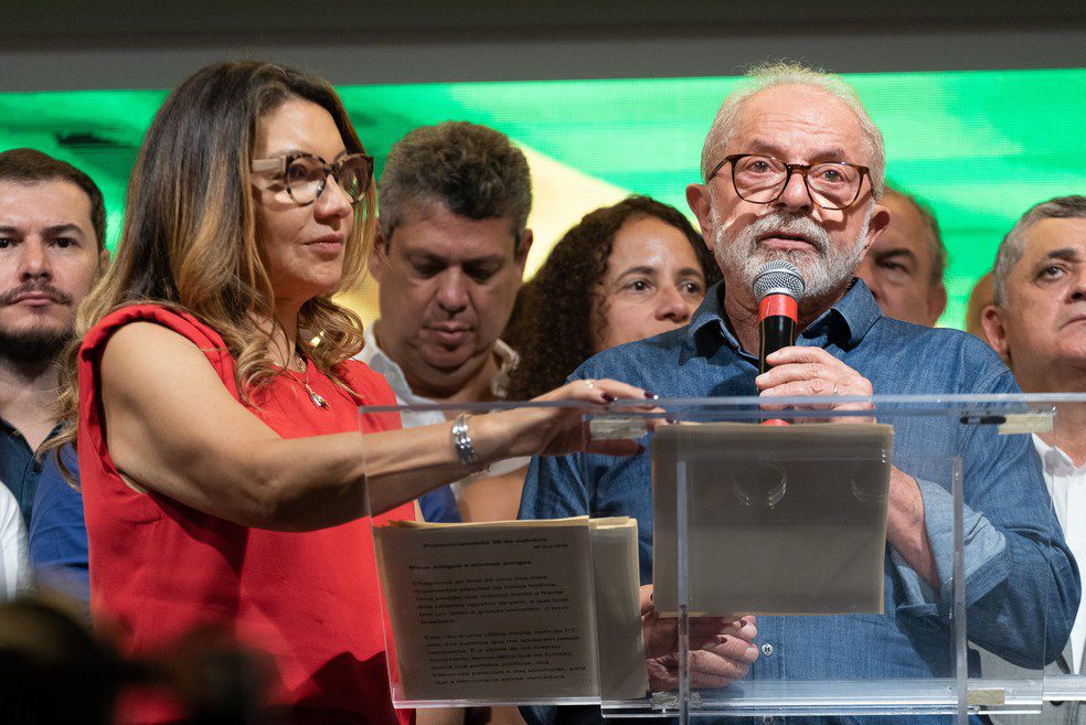 Lula diz que combate à miséria é sua missão, em primeiro discurso