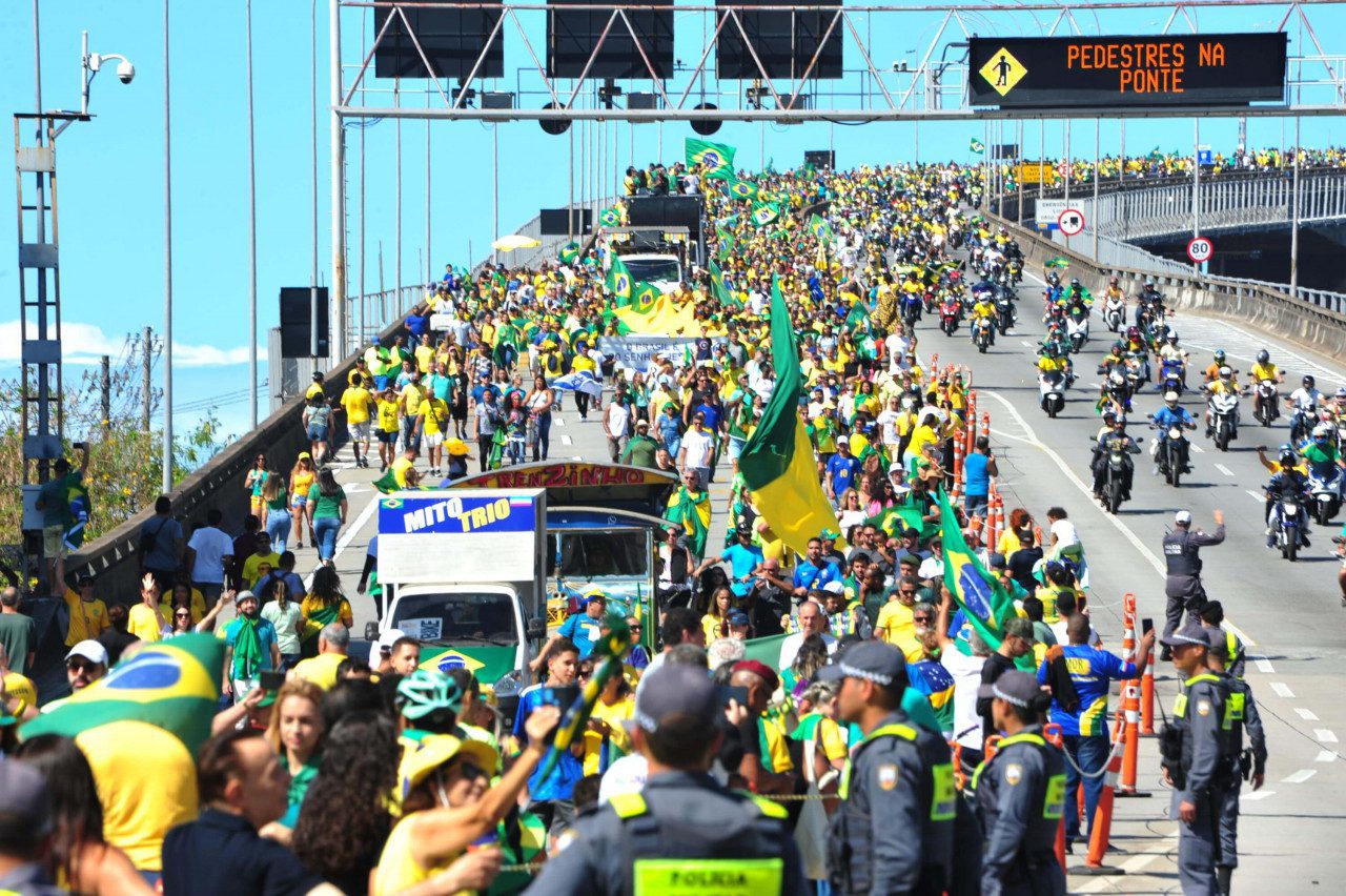 Manifestantes bolsonaristas preparam manual para evitar acusação de ‘golpismo’