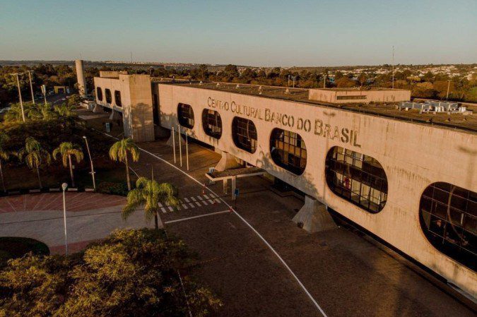 Equipe de transição: não há orçamento para compra de livros didáticos em 2023