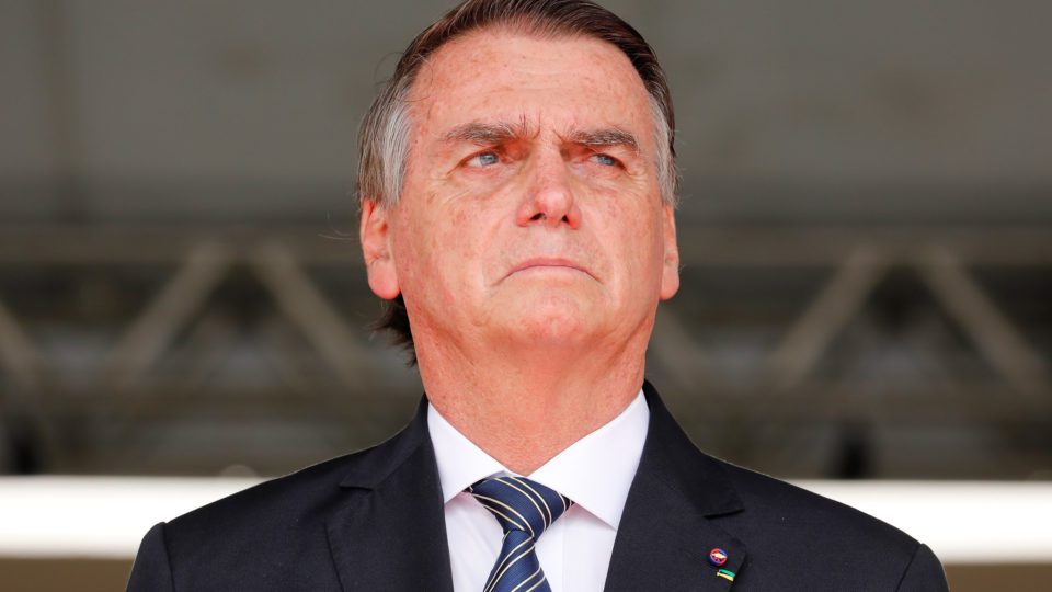 Maioria dos aliados de Bolsonaro silenciam sobre posse de Lula