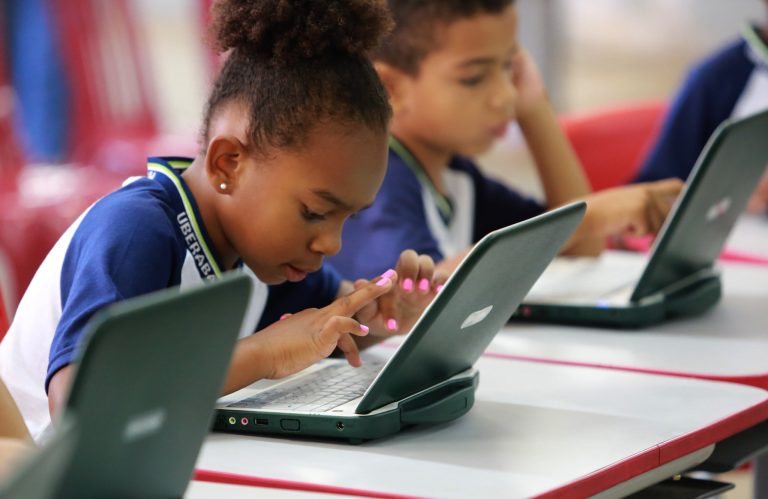 Lei da Política Nacional de Educação Digital é sancionada por Lula