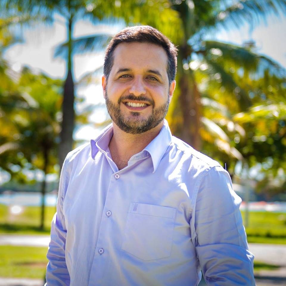 Gandini quer projeto de análise semanal das águas das praias