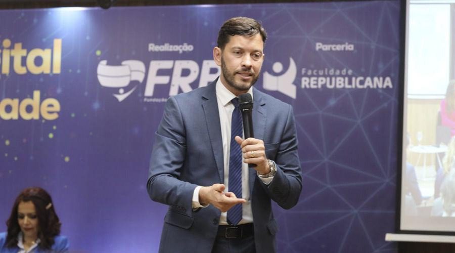 Arnaldinho vai à Brasília apresentar Vila Velha como exemplo de sucesso no uso de tecnologia de Gestão