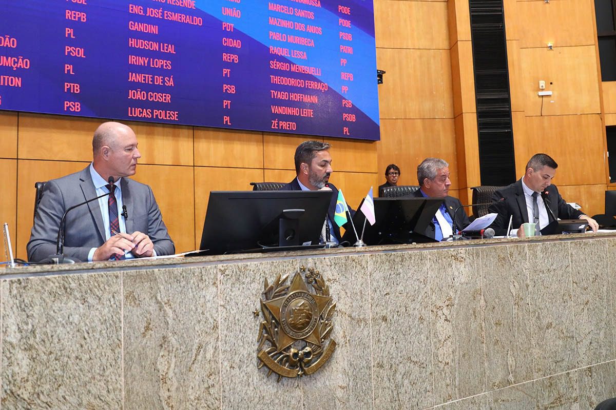 Finanças acolhe nove emendas feitas a projeto da LDO
