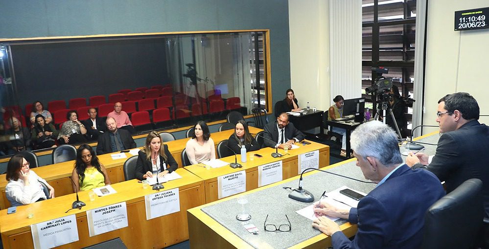Violência às escolas e de suicídio entre crianças e adolescentes foi tema de debate na Ales