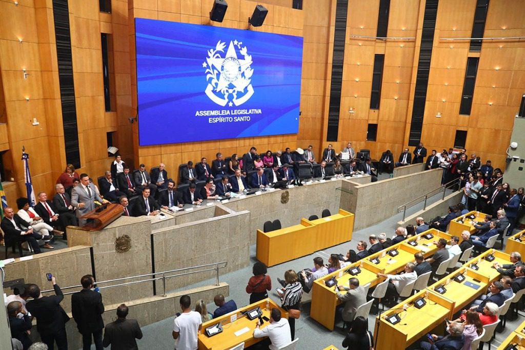 Sessão legislativa agitada pela discussão da reforma tributária