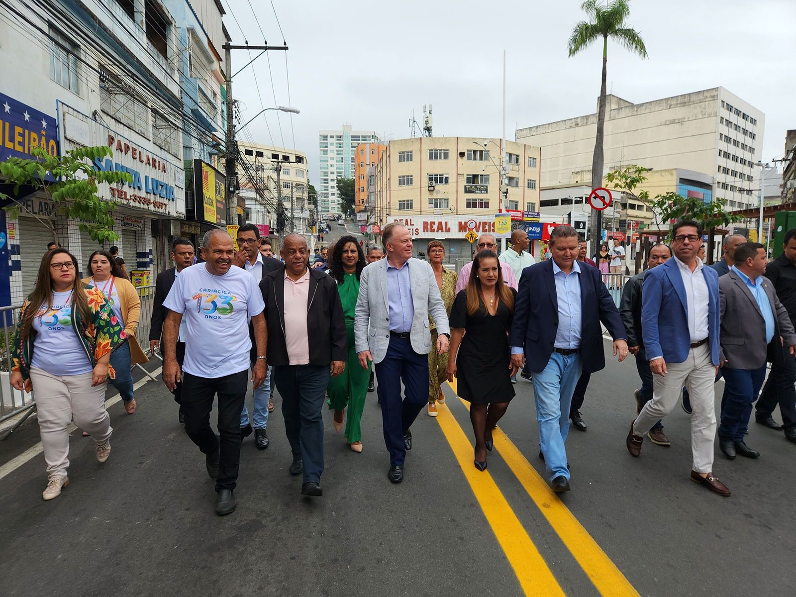 Renato Casagrande participou do desfile cívico-militar no aniversário de 133 anos de Cariacica