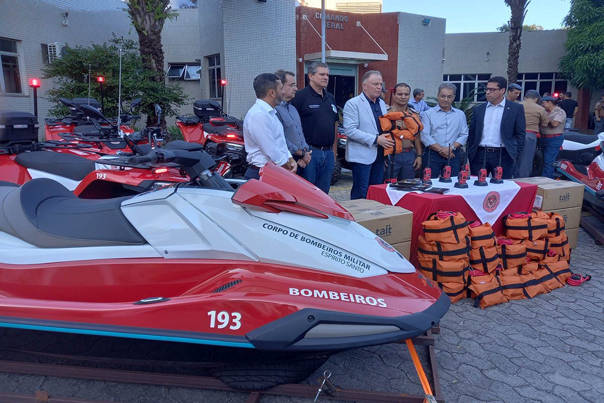 Corpo de Bombeiros recebe equipamentos do Governo do Estado