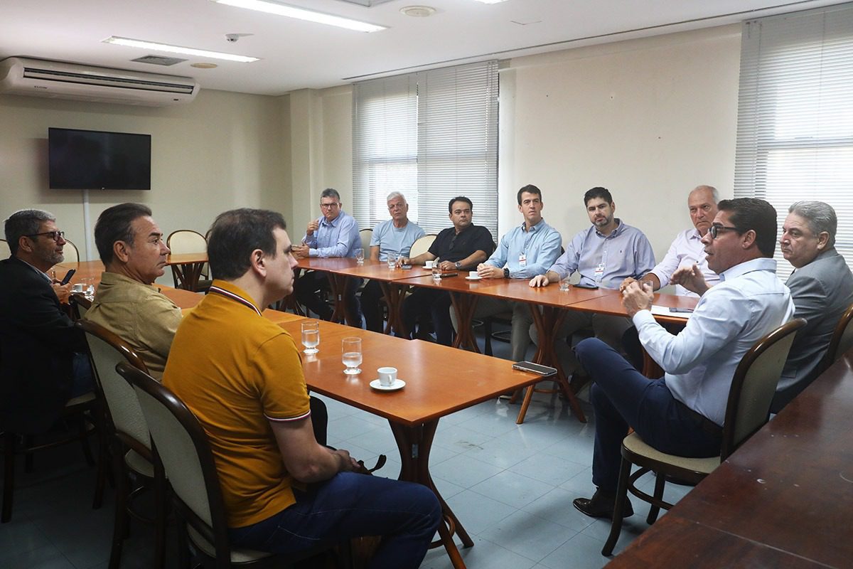 Representantes de locadoras de veículos pedem aprovação de projeto na Ales que reduz taxas