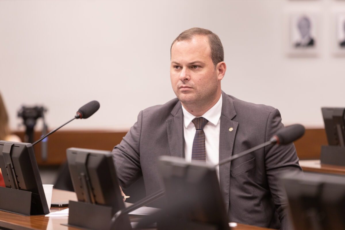 Voto de Vitor Linhalis sustenta votação de PL que isenta advocacia de pagar custas em processos de execução de honorários