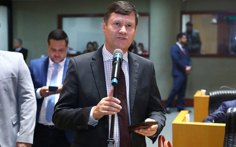 Dary Pagung vai continuar à frente da liderança do governo na Ales
