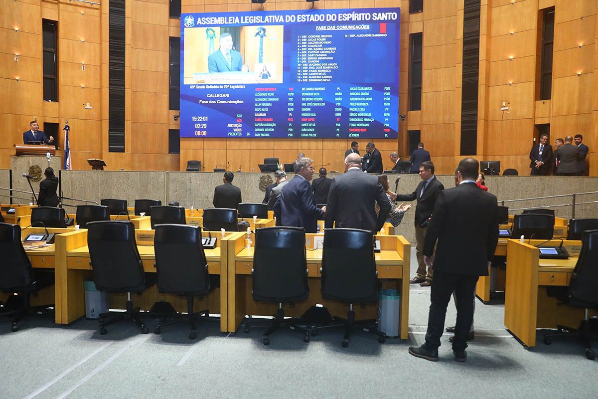Cinco propostas de urgências e um veto na pauta desta segunda na Ales