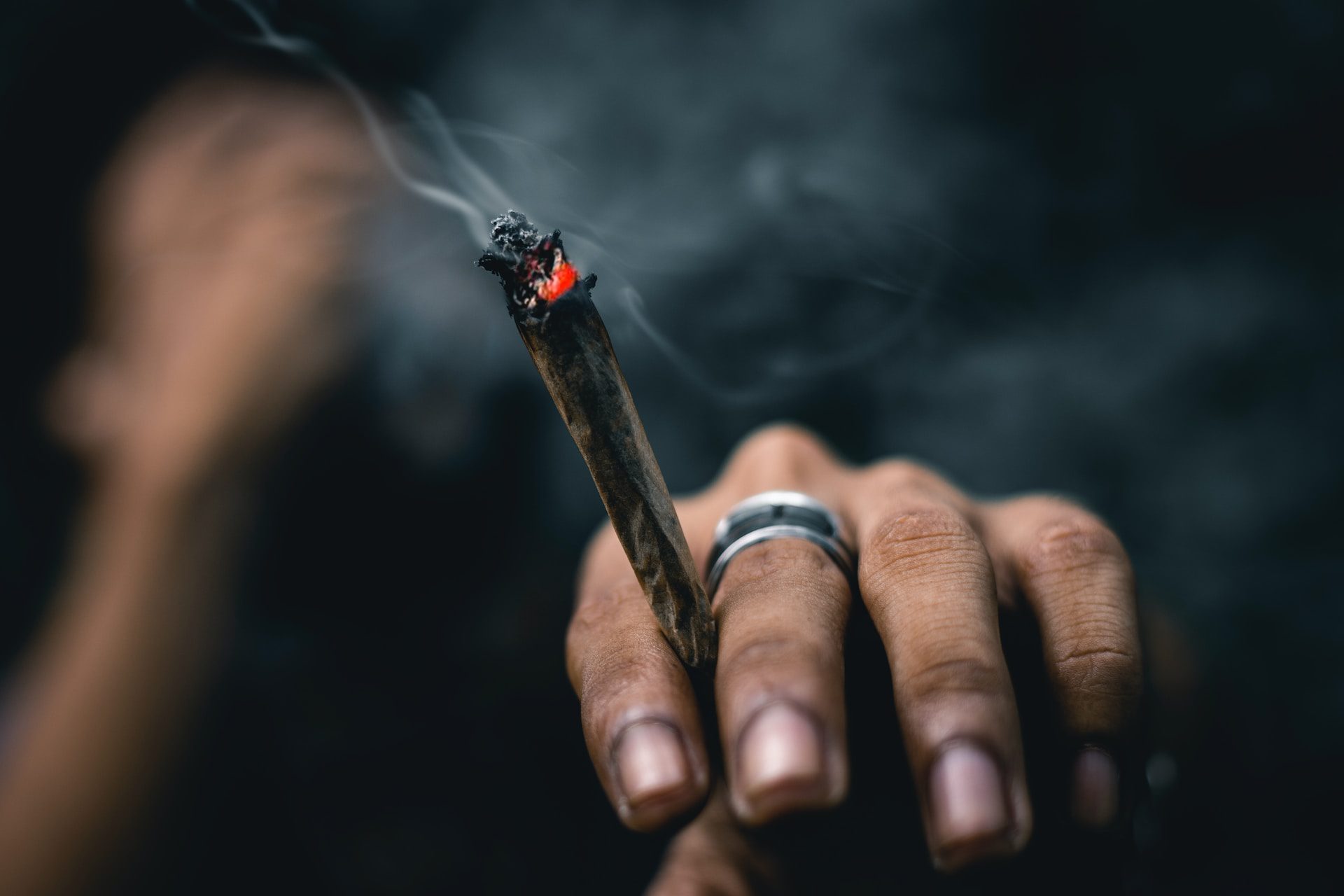 Porte de maconha ganha voto favorável para ser descriminalizado no Brasil