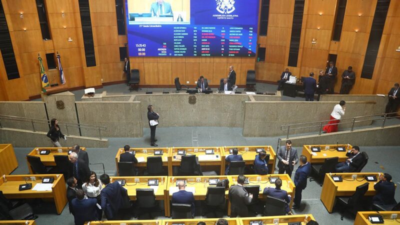 Federação de Teatro leva demandas a deputados