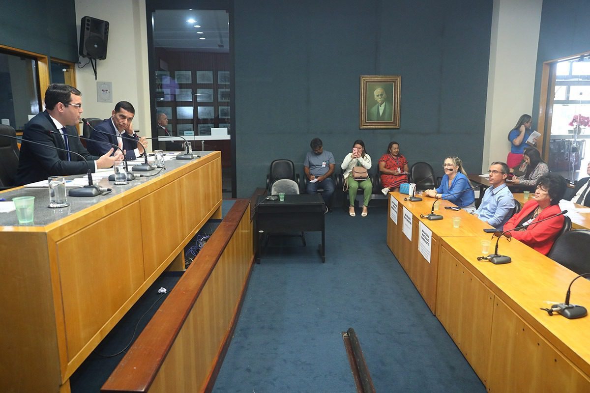 Debate na Assembleia Legislativa do ES sobre atendimento odontológico em hospitais