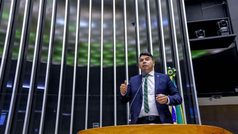 Donato questiona Direitos Humanos e Justiça sobre morte de Cleriston, preso político na Papuda