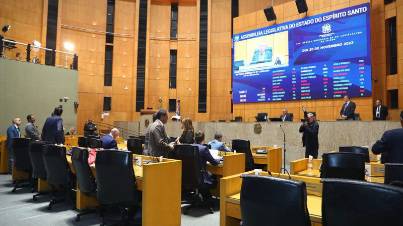 Deliberação em sessão: votação de urgências condicionada a decisões sobre vetos