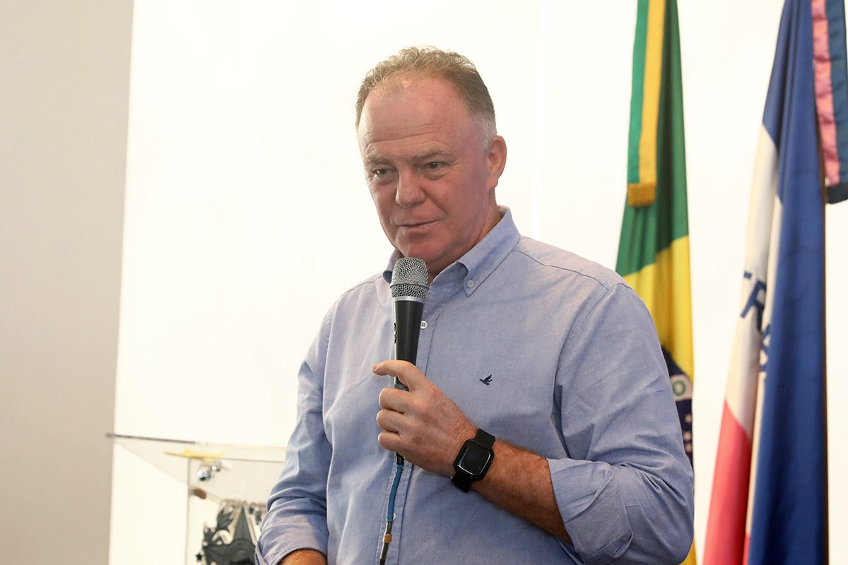 Governo: servidores terão R$ 1 mil de abono